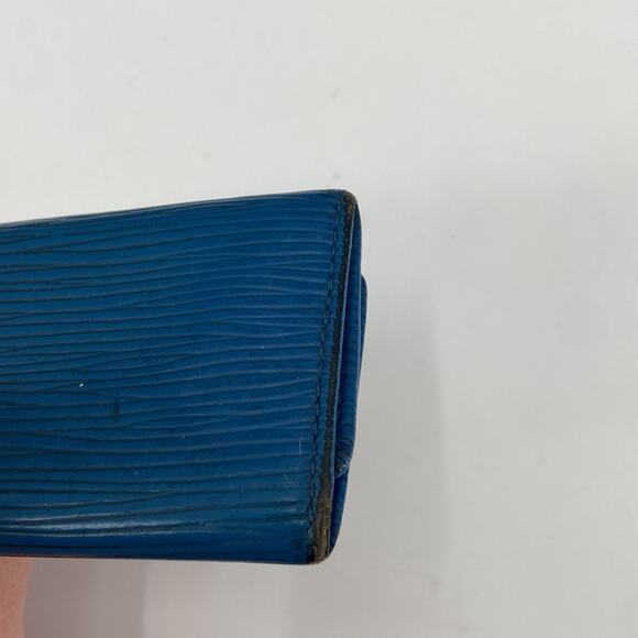 Authentic blue Louis Vuitton keyholder - Picture 4 of 9